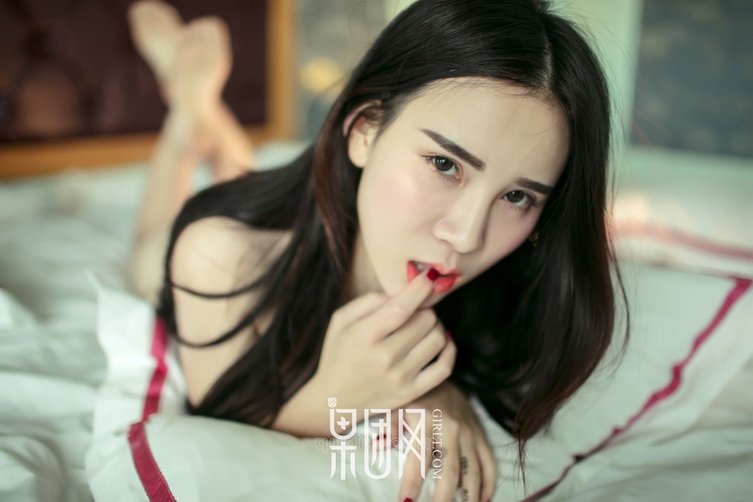硬朗御姐大秀美背 浴缸湿身无比勾魂