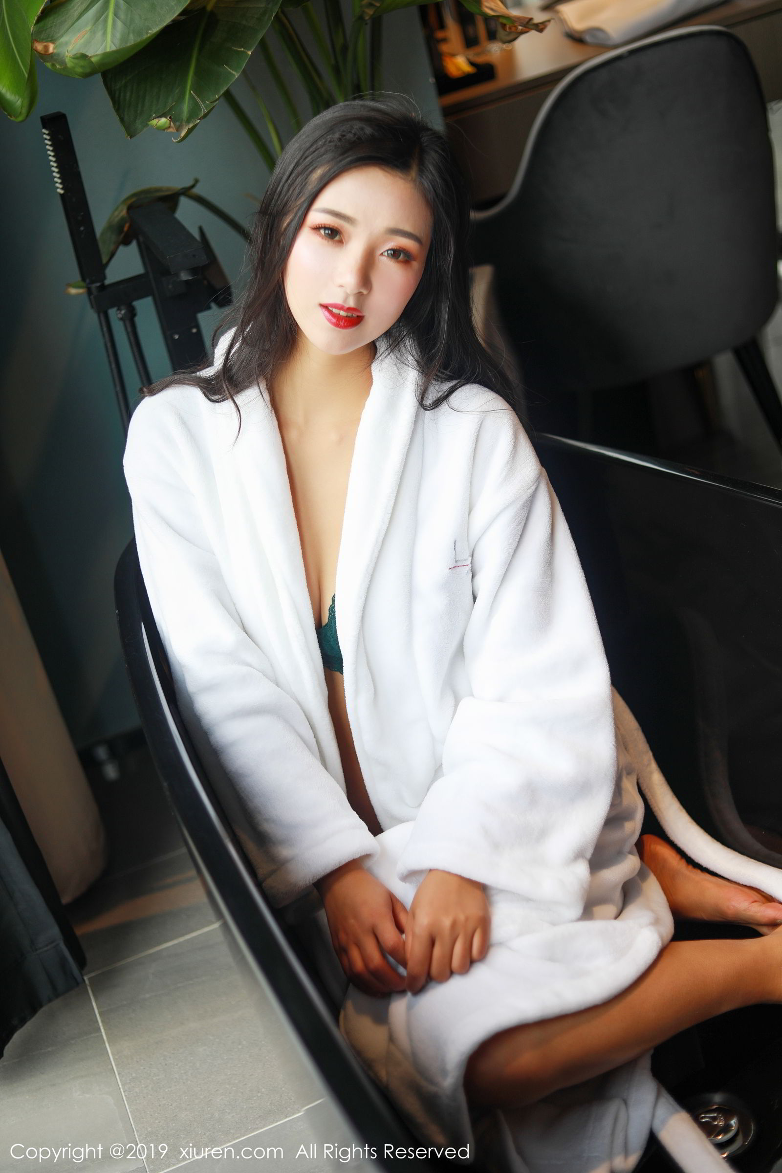 女神模特宋-Kiki 妩媚和服开胸蕾丝