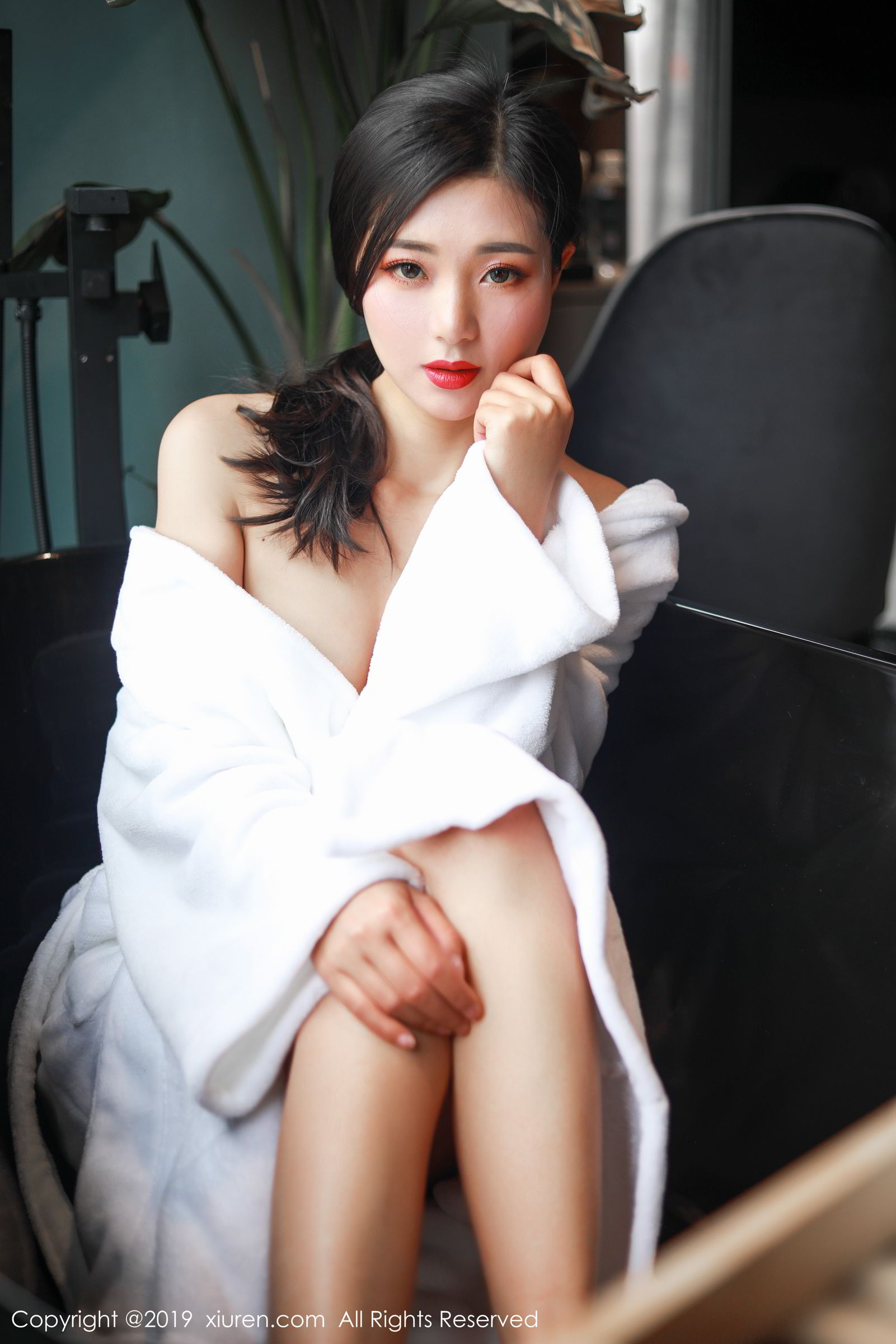 女神模特宋-Kiki 妩媚和服开胸蕾丝