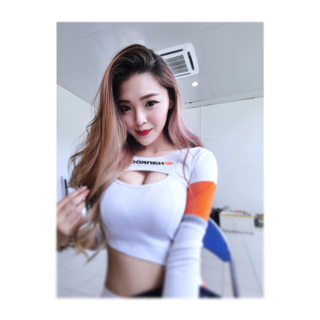 大马正妹Christine Lew 性感美腿女模