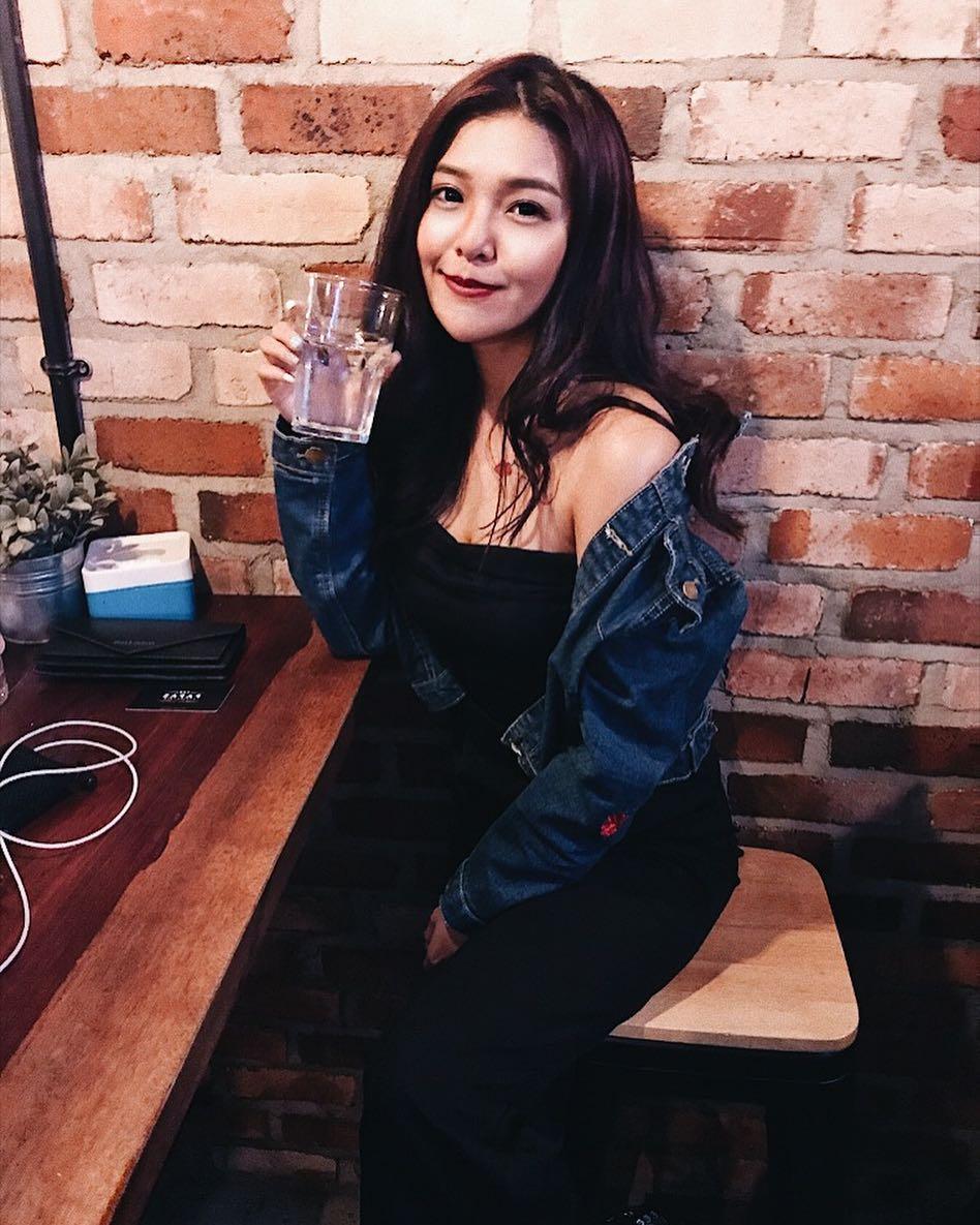 大马正妹Christine Lew 性感美腿女模