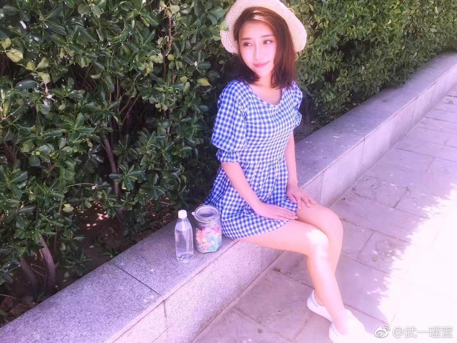 武一瑾萱微博私房美照