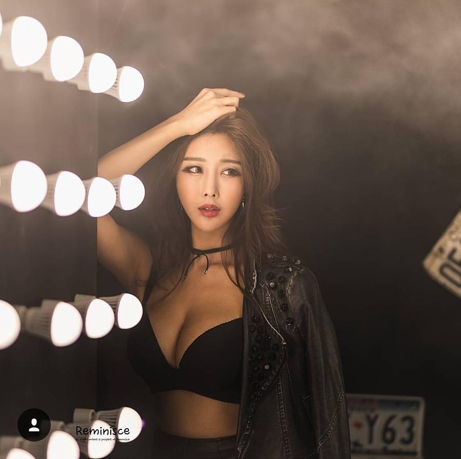 장인영- 南韩赛车女郎写真图片