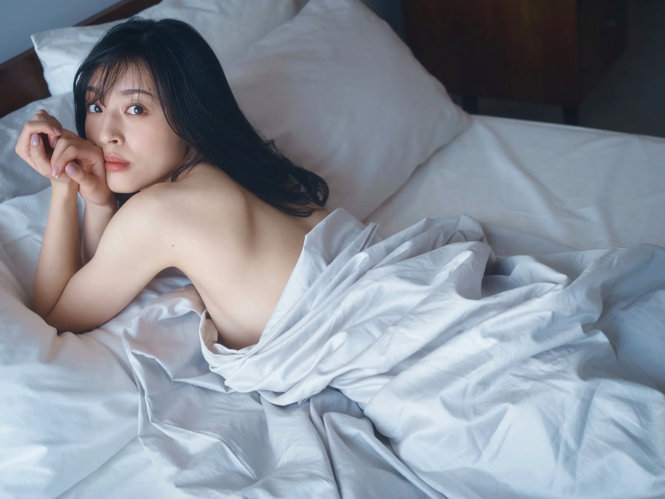神部美咲 - ここだけの話 vol.2 阳光天台高叉泳衣与温柔私房写真