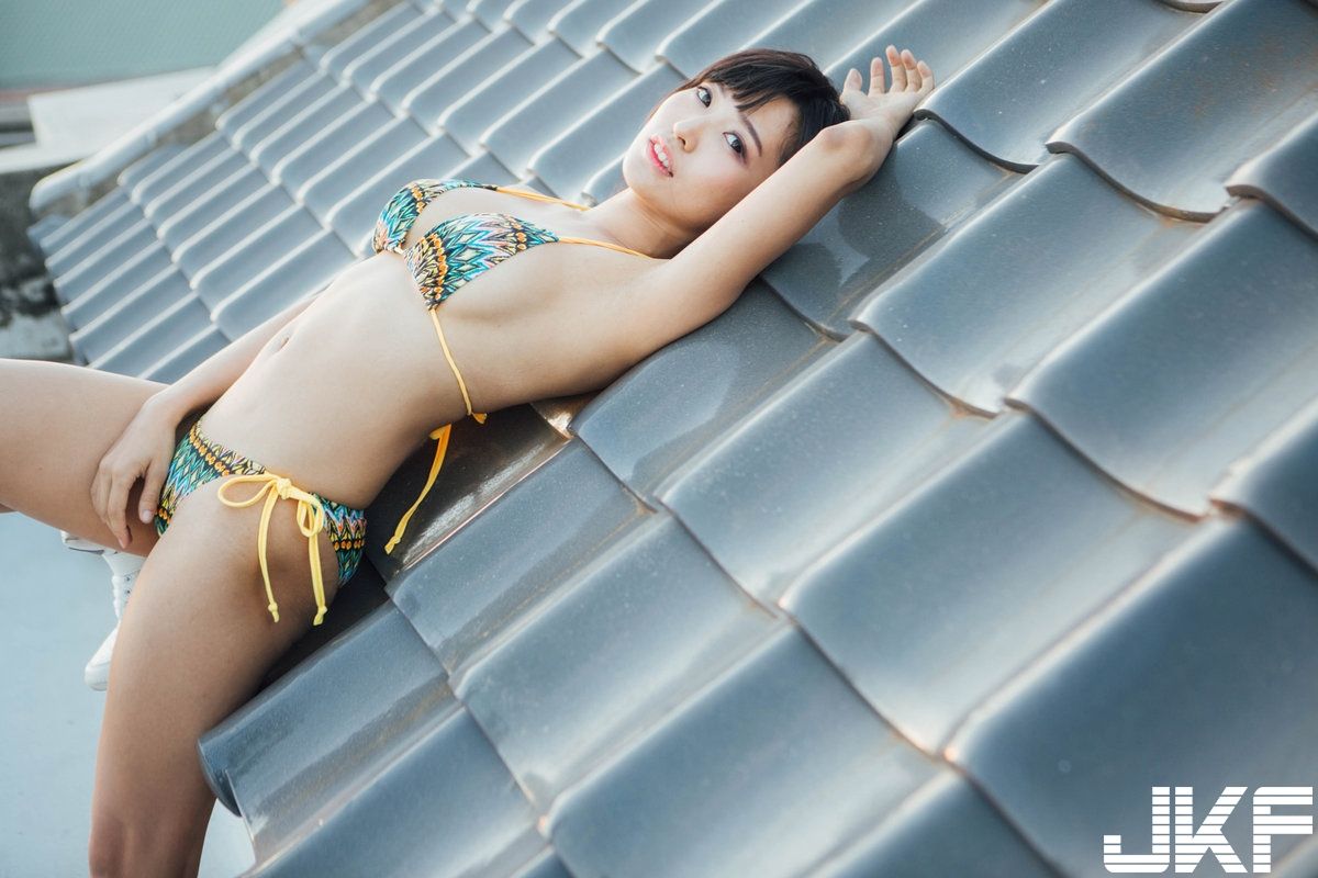 台南最正护理师蓉儿 比基尼辣照秀好身材