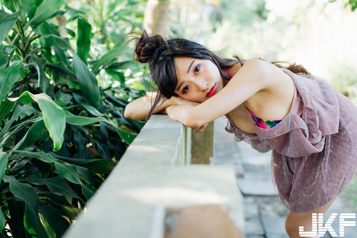 台南最正护理师蓉儿 比基尼辣照秀好身材