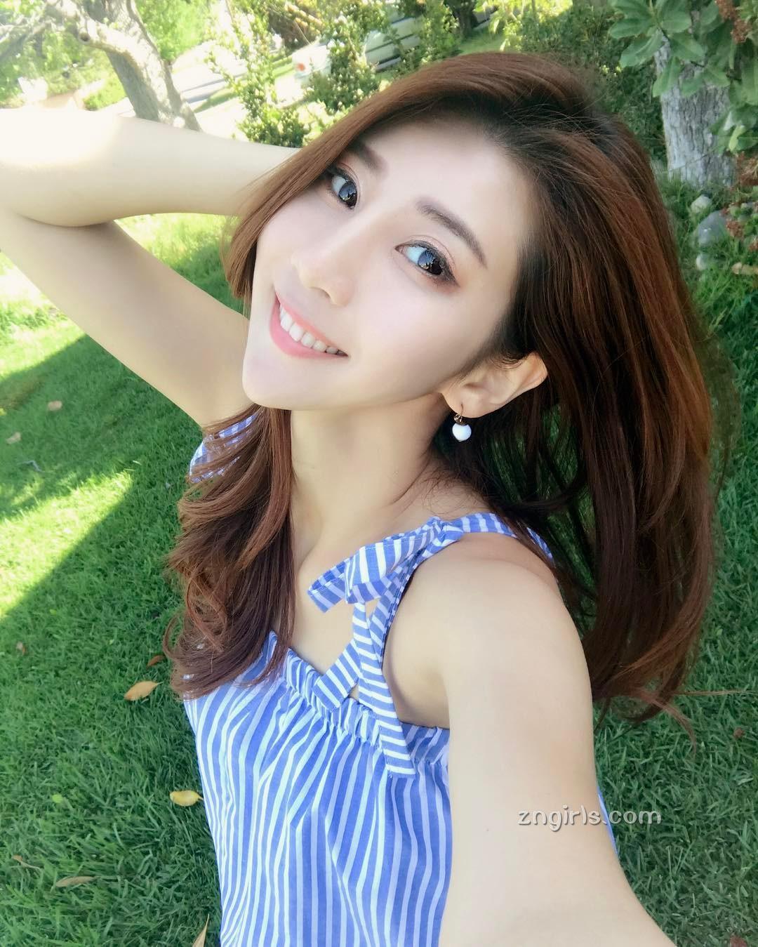 高人气正妹小乖 阳光靓丽私房照