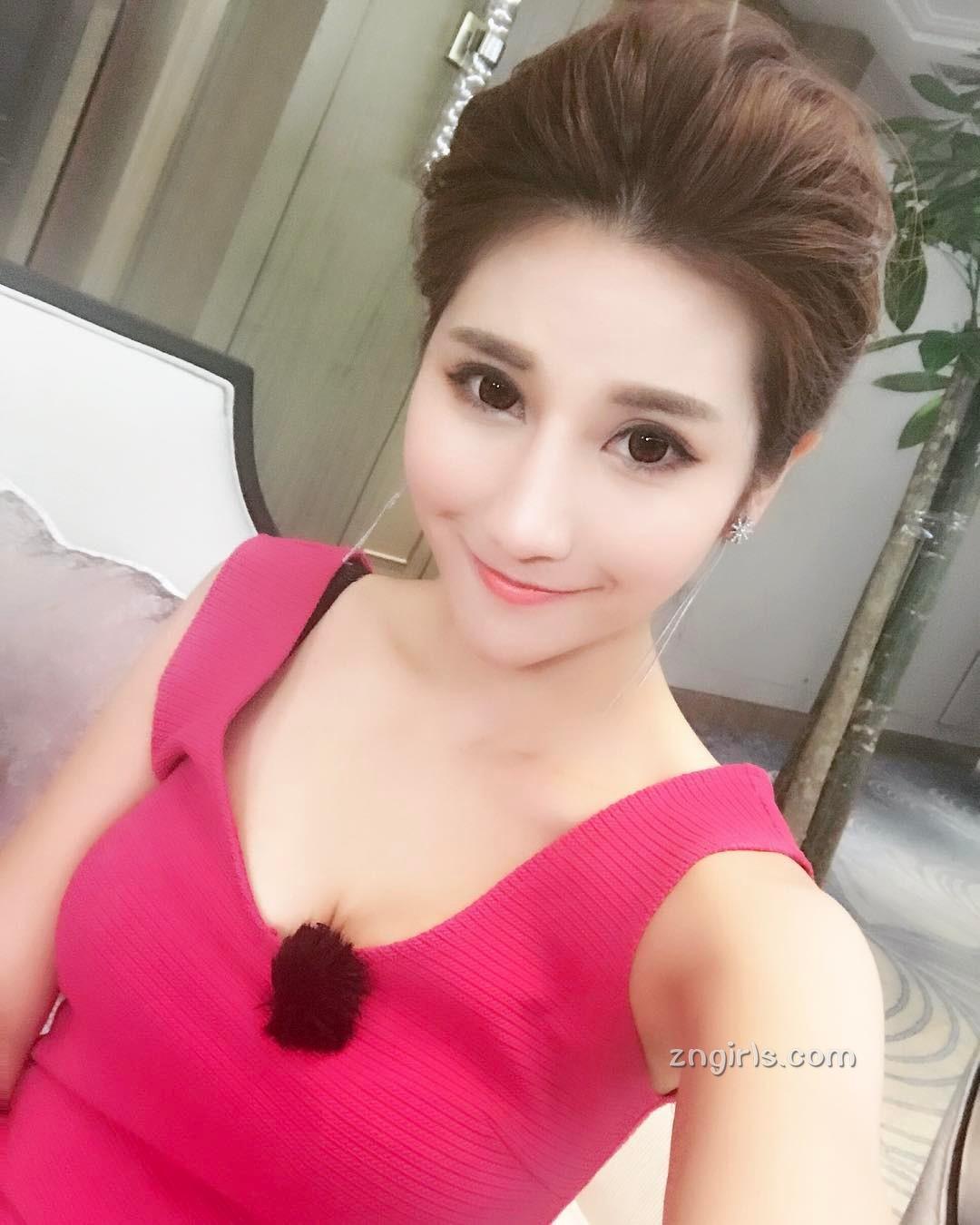高人气正妹小乖 阳光靓丽私房照