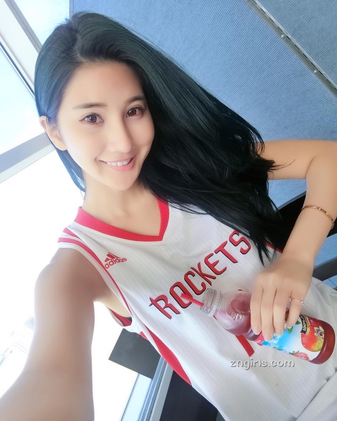 高人气正妹小乖 阳光靓丽私房照