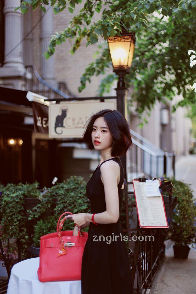 冷艳美人尹善英 洋装美照惹人爱