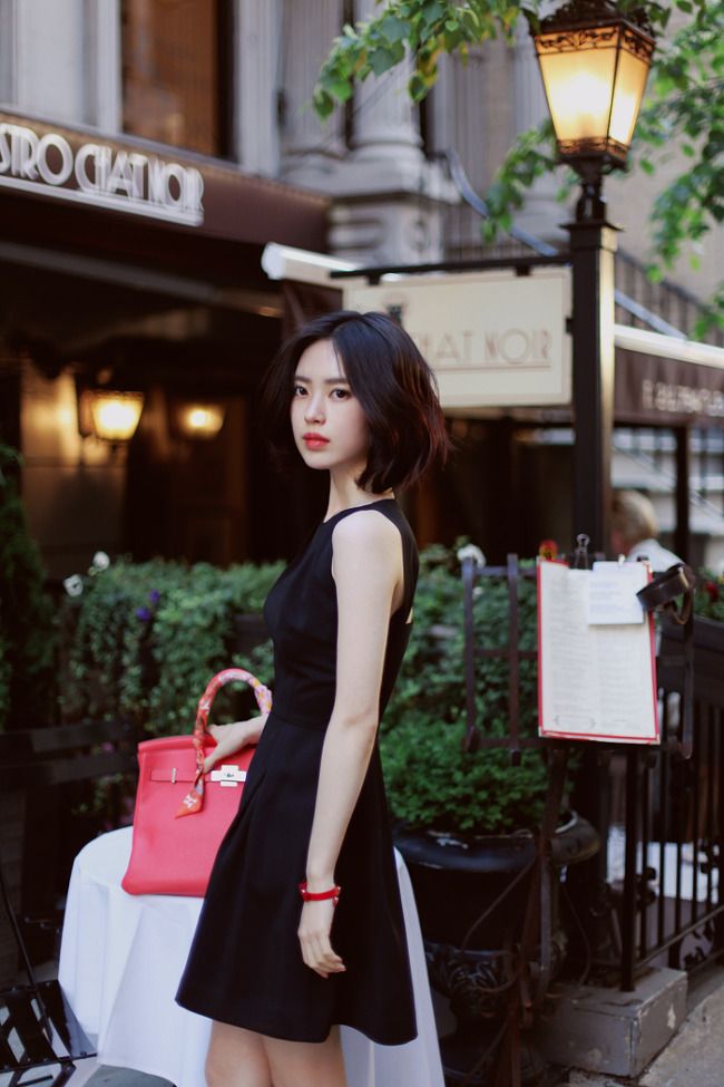 冷艳美人尹善英 洋装美照惹人爱