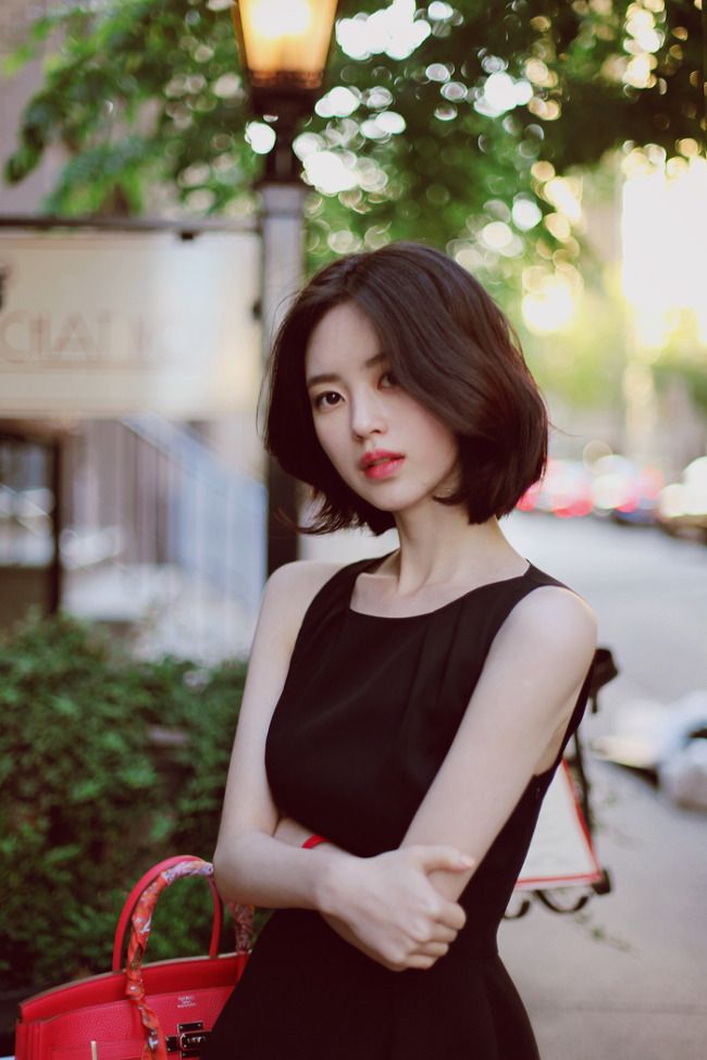 冷艳美人尹善英 洋装美照惹人爱
