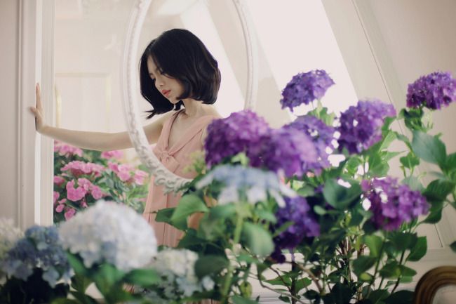 冷艳美人尹善英 洋装美照惹人爱