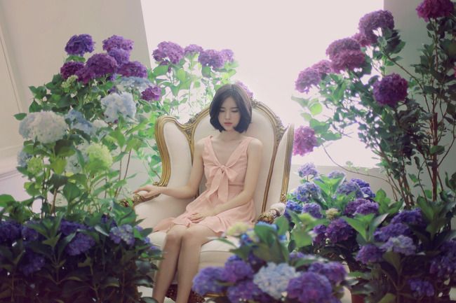 冷艳美人尹善英 洋装美照惹人爱