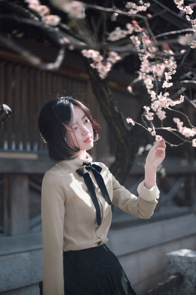 冷艳美人尹善英 洋装美照惹人爱