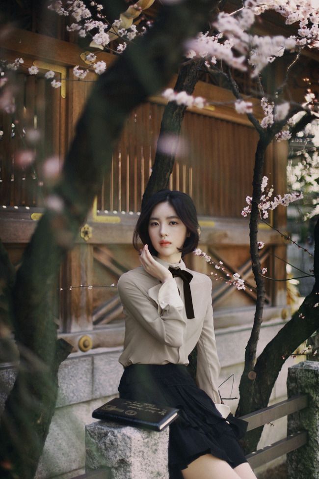 冷艳美人尹善英 洋装美照惹人爱