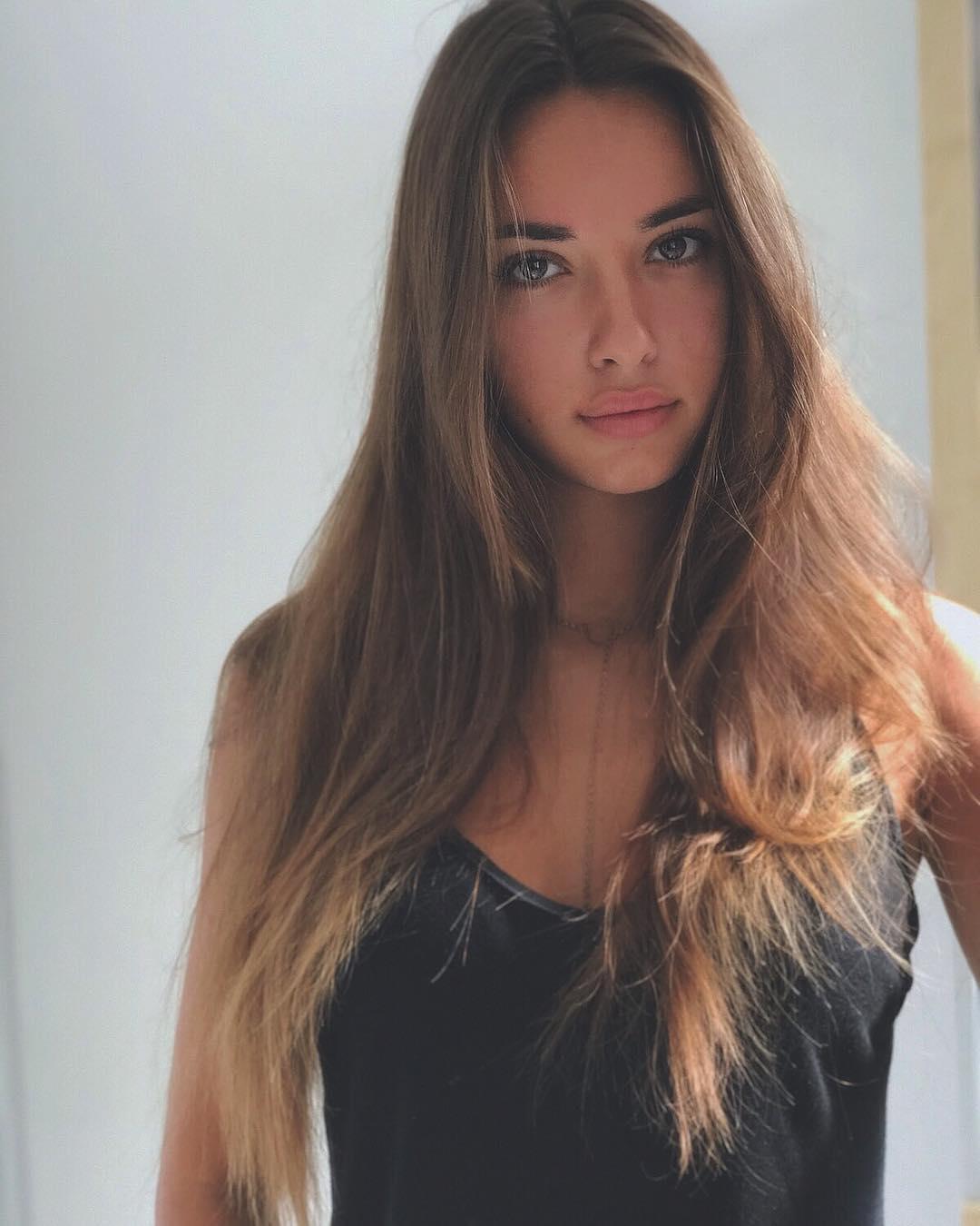 法国甜心Axelle Pruneaux 爱笑的眼睛会勾人