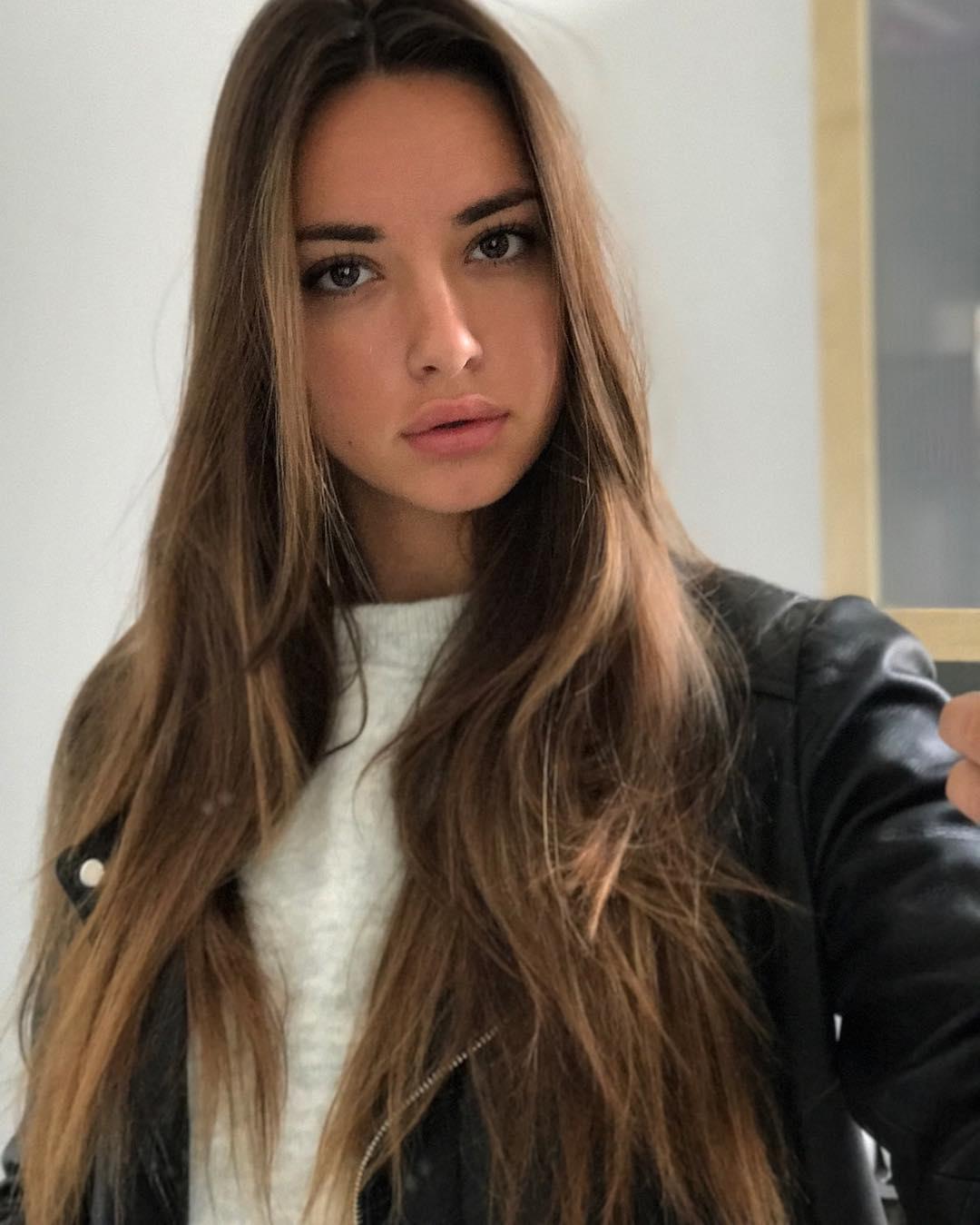 法国甜心Axelle Pruneaux 爱笑的眼睛会勾人