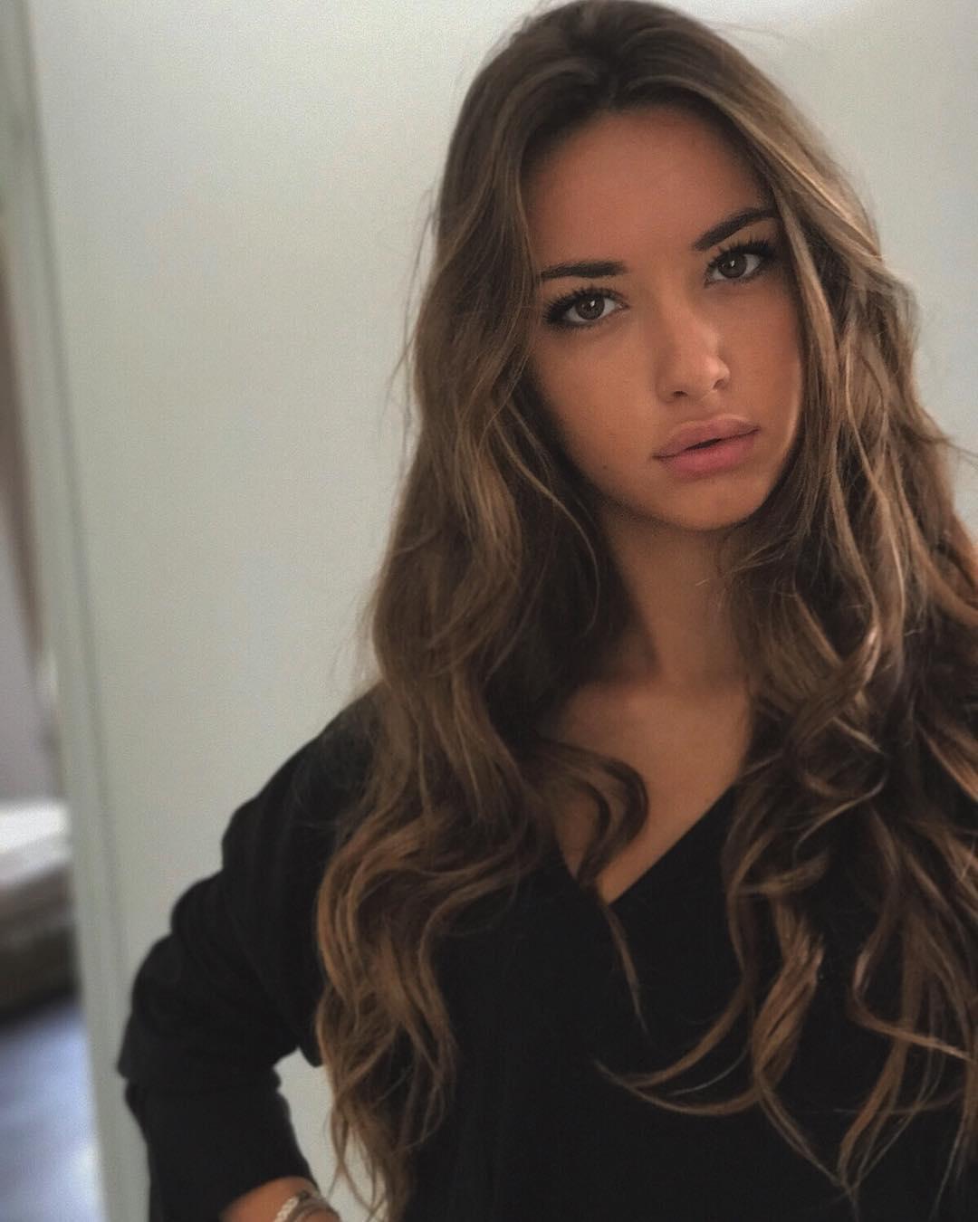 法国甜心Axelle Pruneaux 爱笑的眼睛会勾人