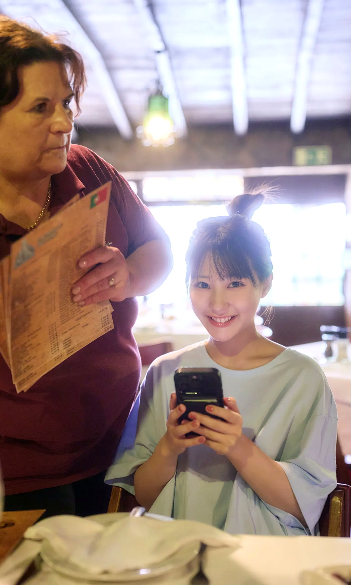 《田中美久 - もっと、ぜんぶ、ほんと》异国街拍优雅长裙与泳池性感写真