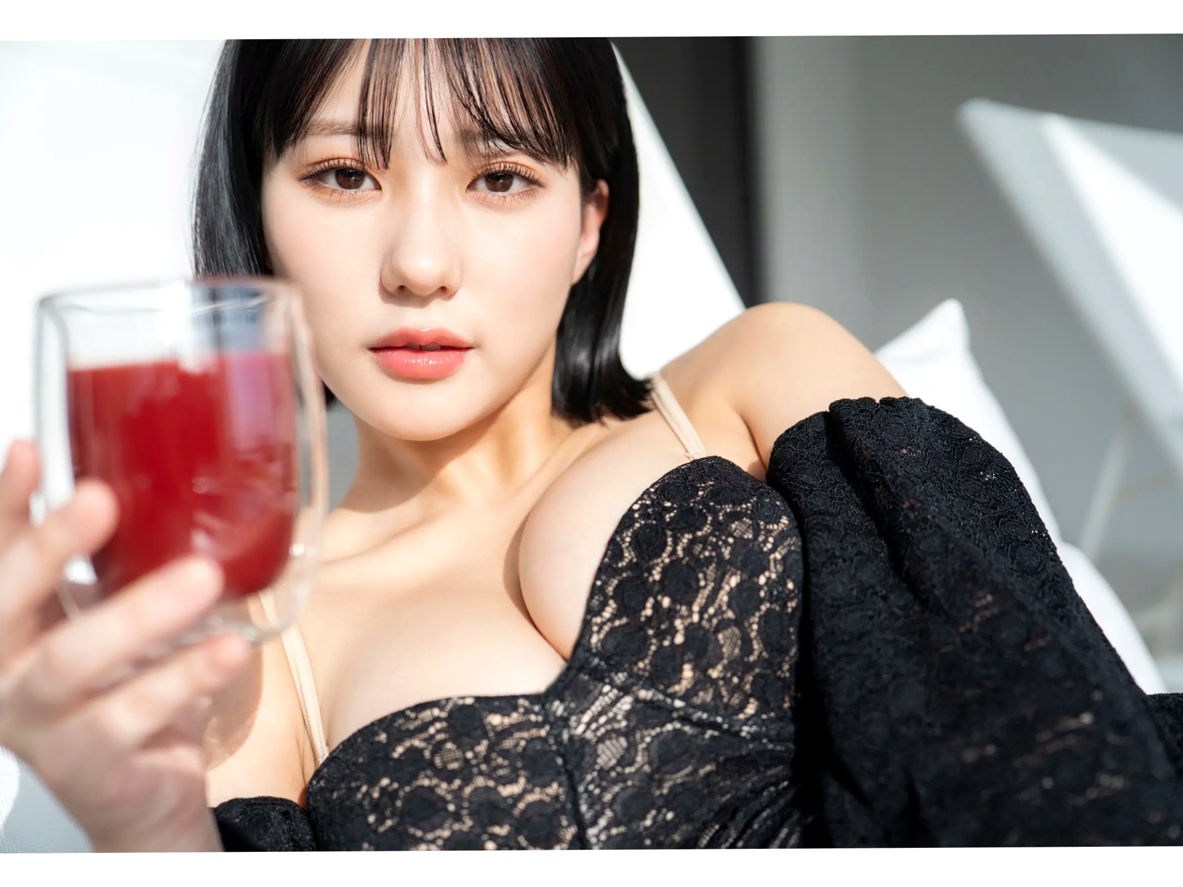 田中美久 - Sweet Escape 日本清新家居海边美腿写真