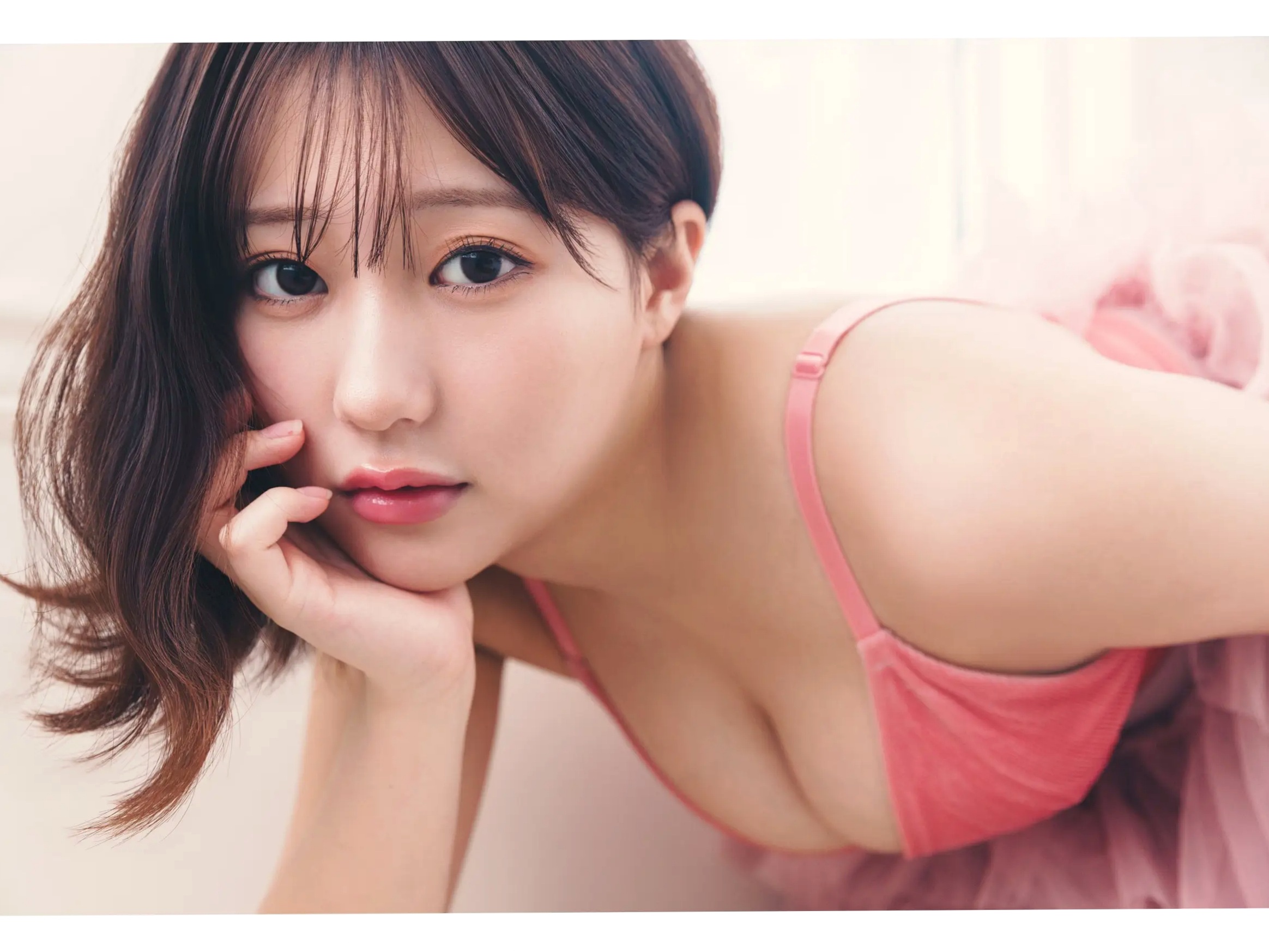 田中美久 - Endless Shine ―終わらない輝き― 浴室泳池比基尼与粉纱清纯性感写真