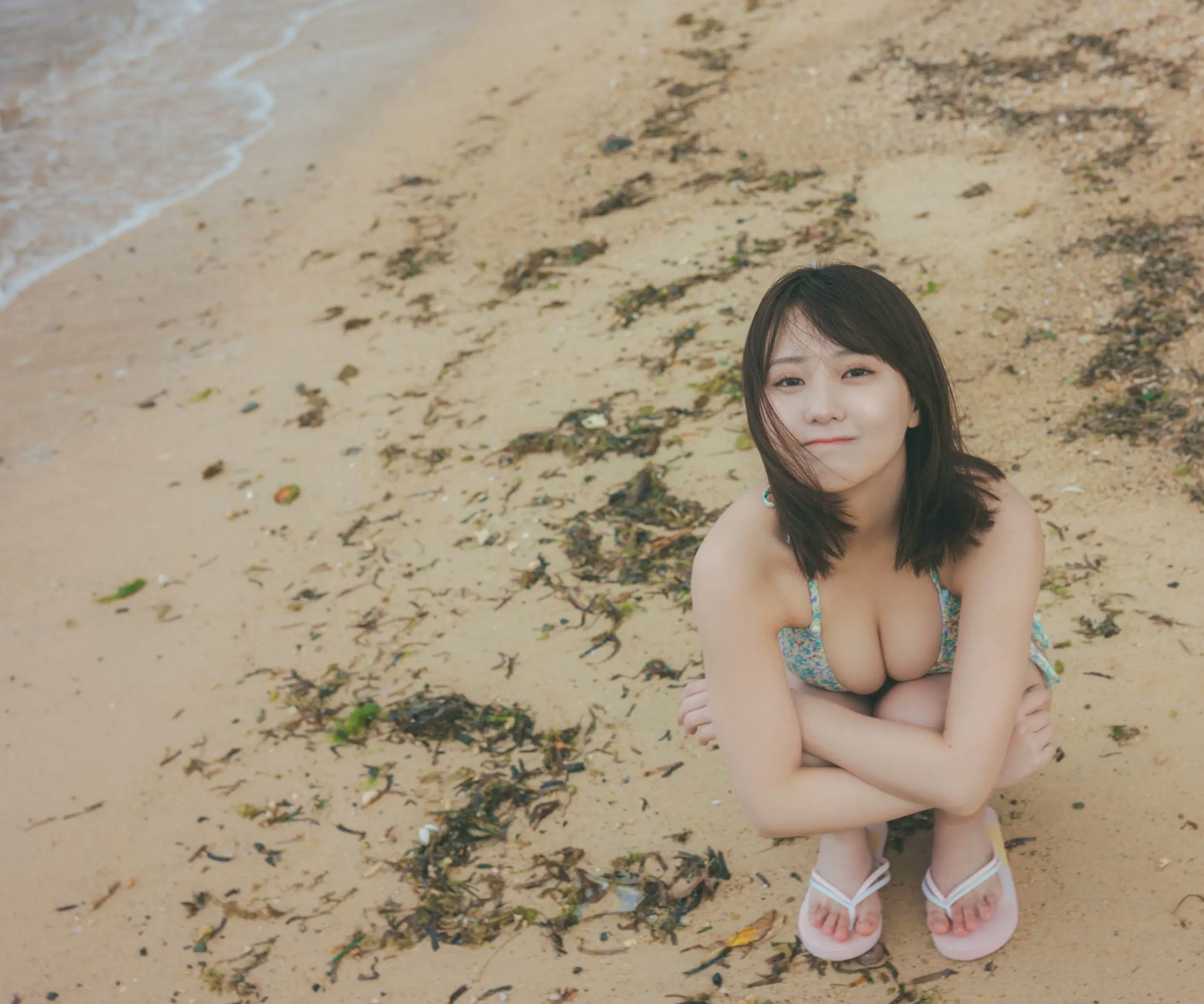田中美久 - キミの街まで 海边沙滩红色比基尼与性感私房写真
