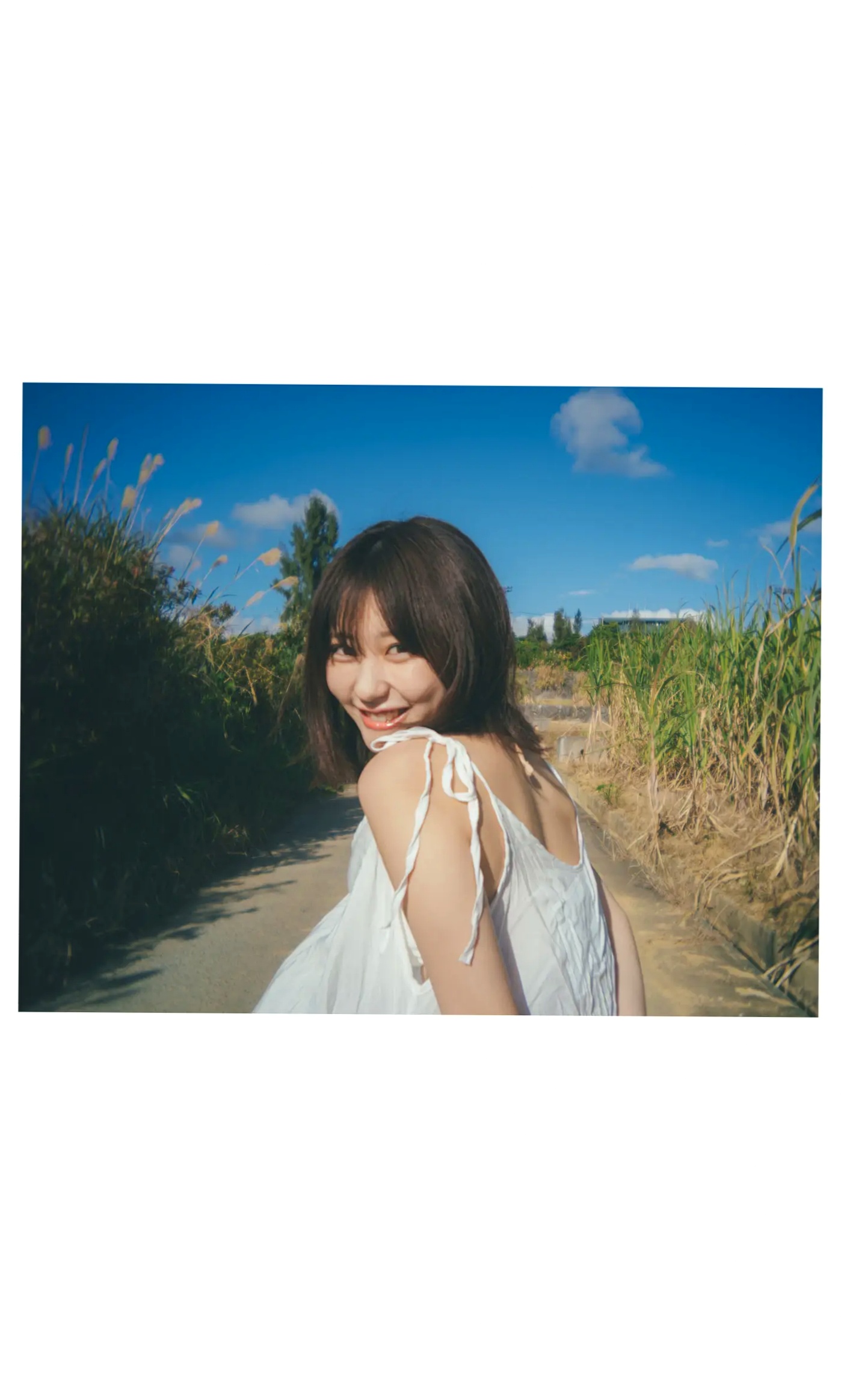 田中美久 - キミの街まで 海边沙滩红色比基尼与性感私房写真