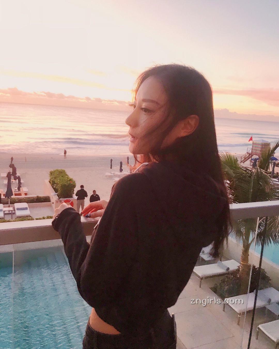 美腿界的天菜!留外高学历正妹看不腻!曲线太喷火!