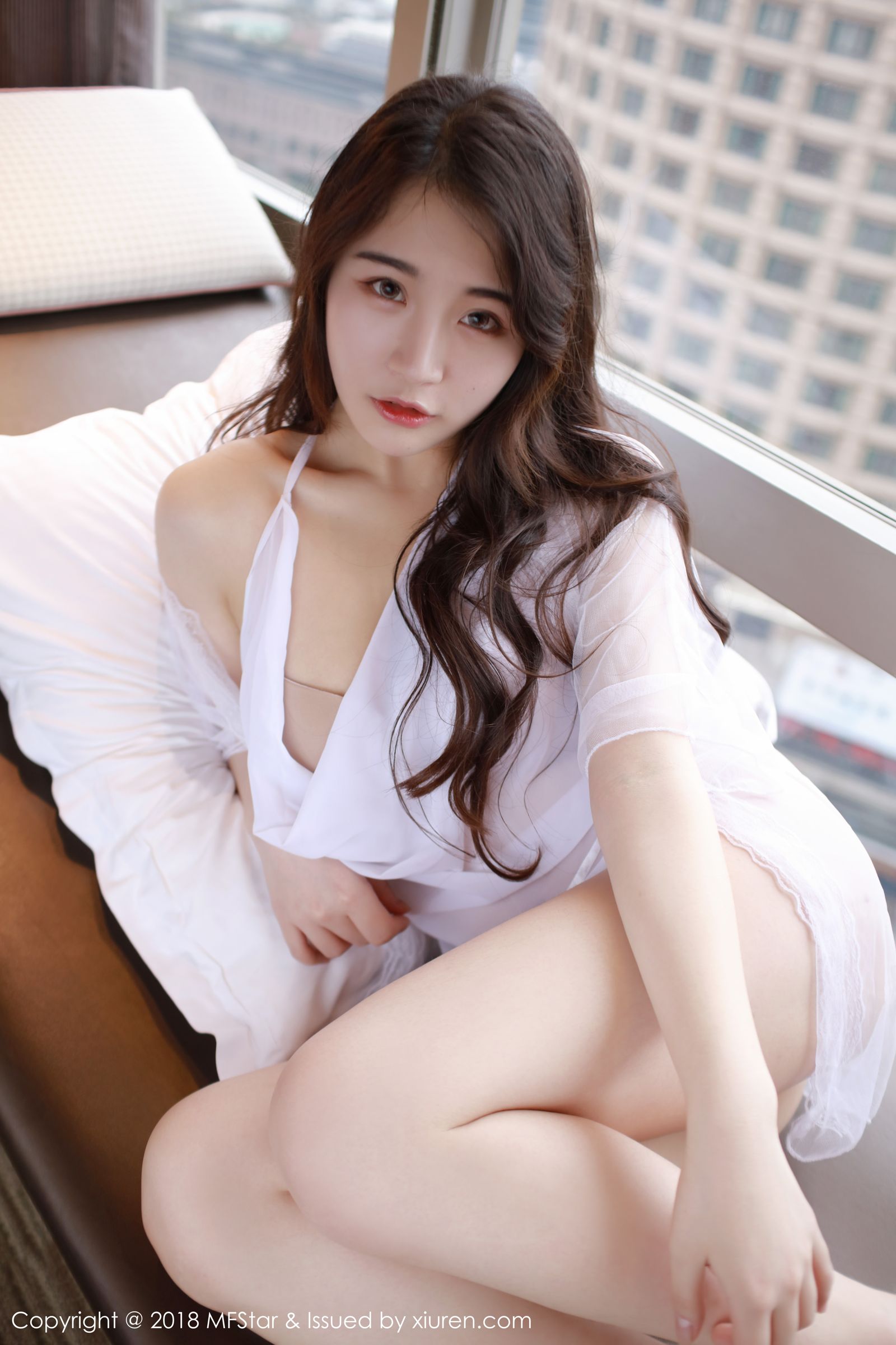 新人模特宅兔兔 女儿羞态娇艳无伦