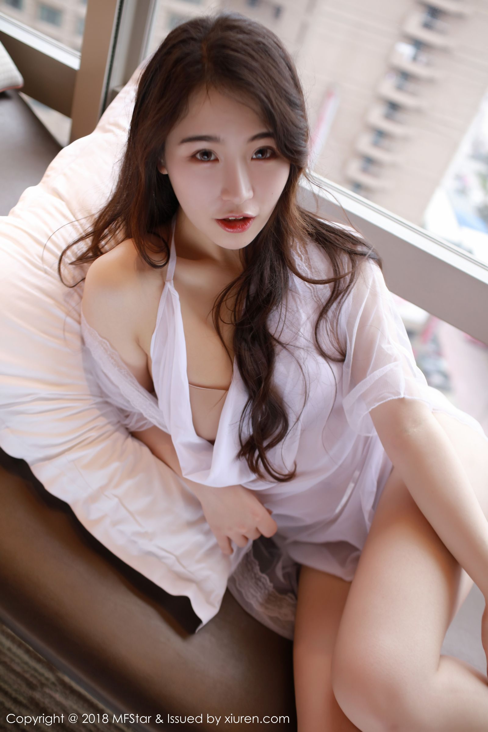 新人模特宅兔兔 女儿羞态娇艳无伦
