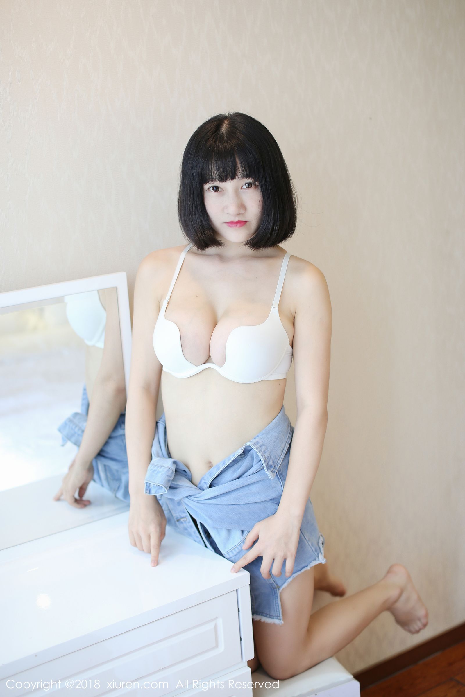 新人模特小探戈 眉眼含春皮肤细润