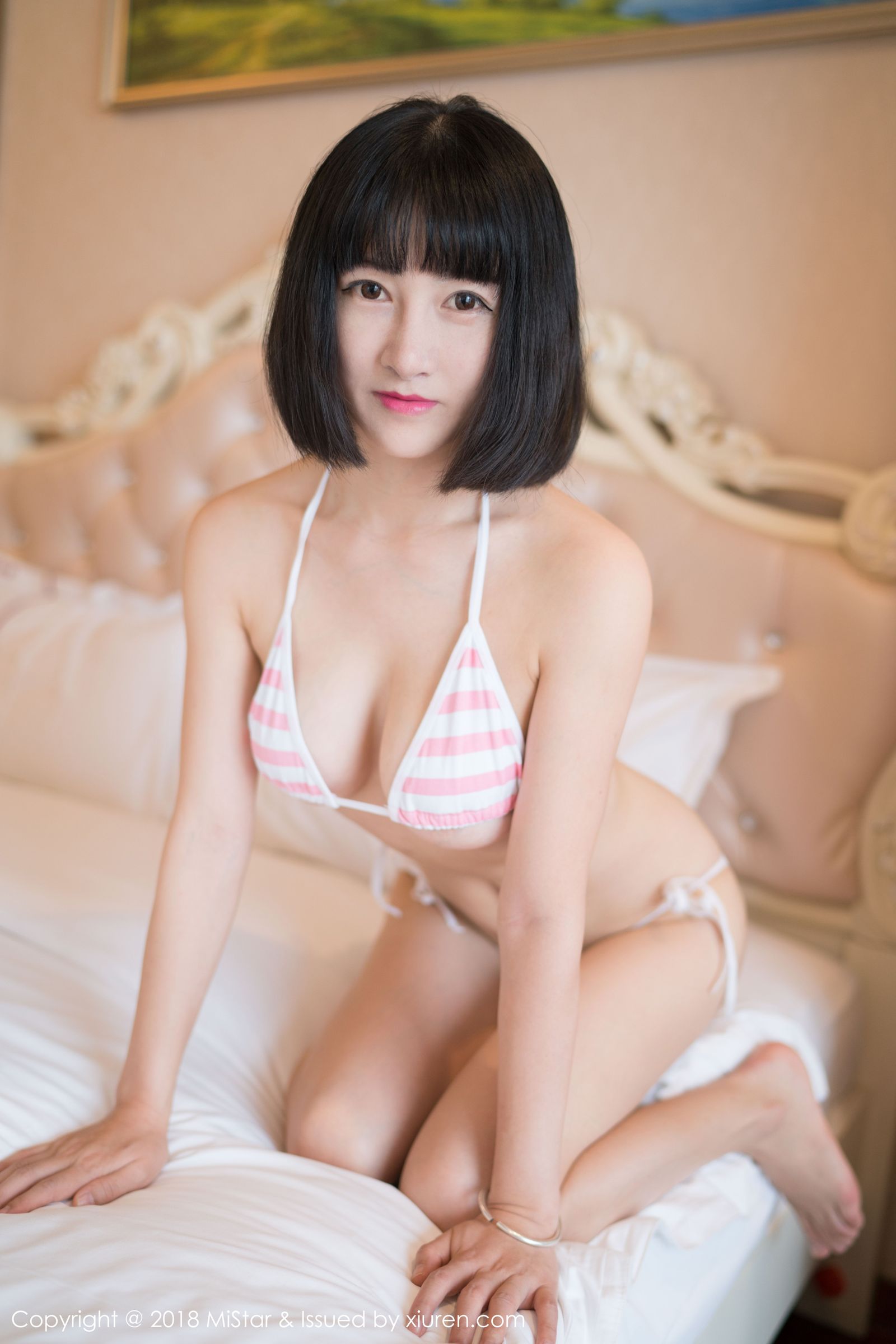 短发美女小探戈 性感三点式内衣