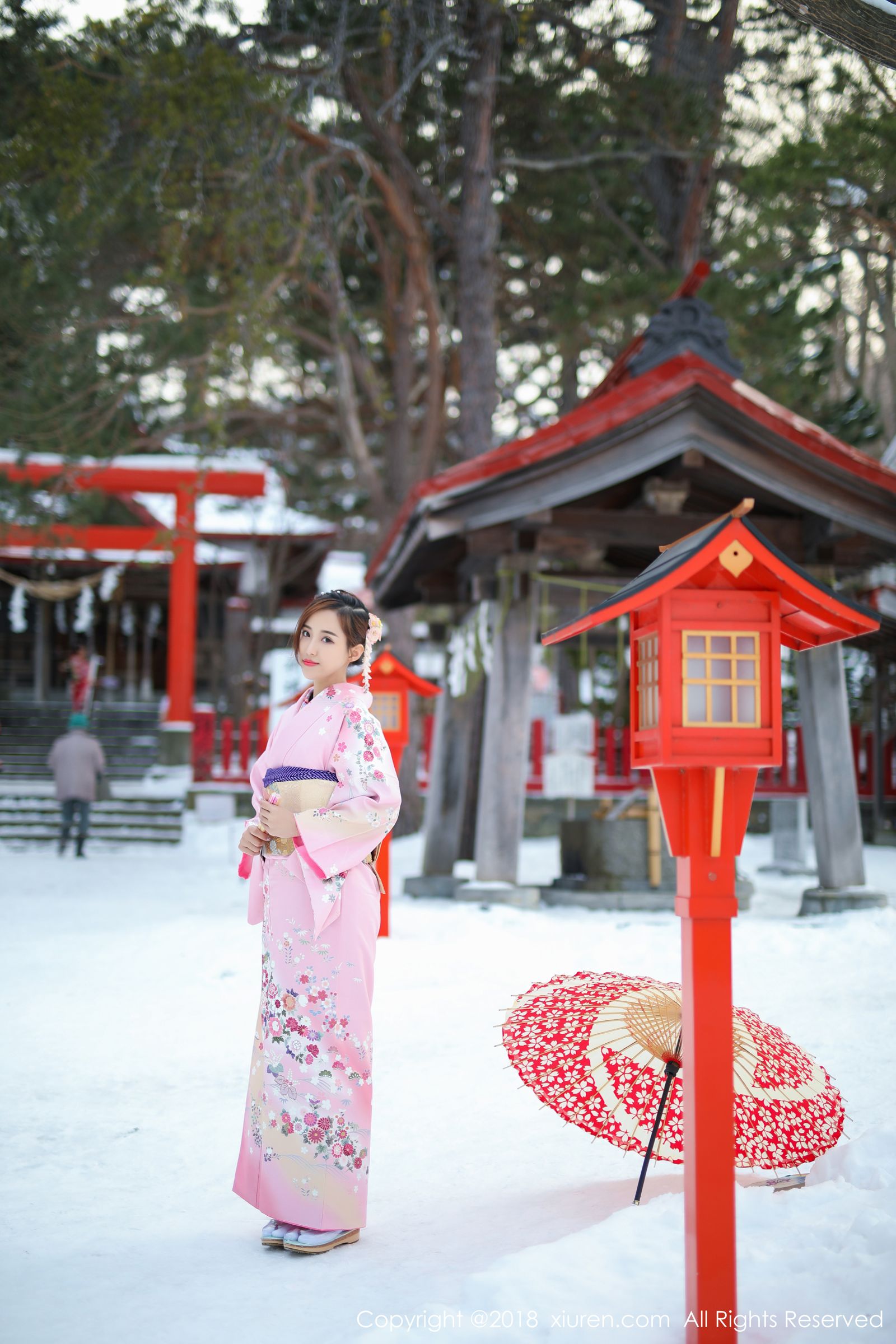 丽质美女猫宝 冰天雪地比基尼