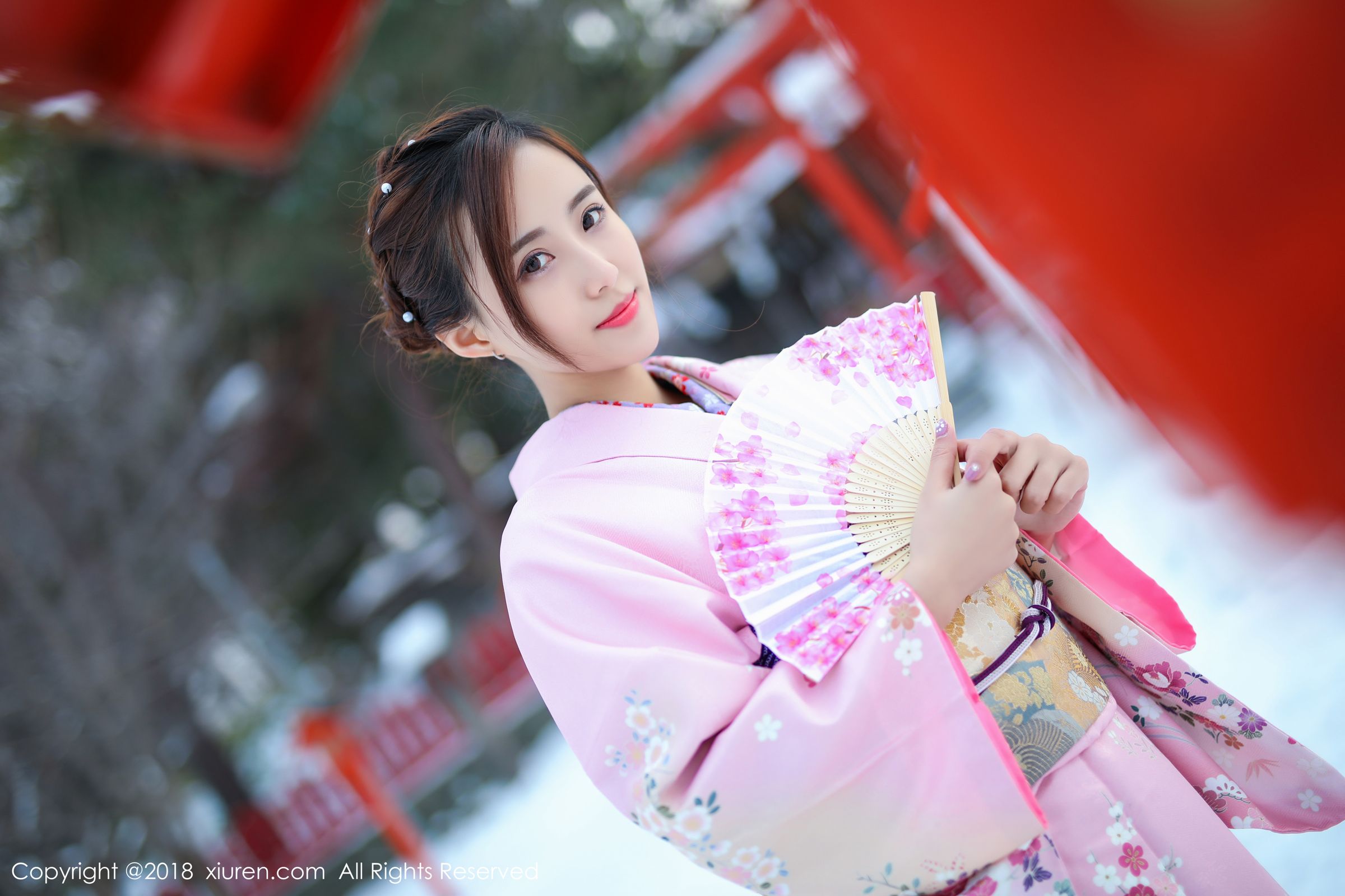 丽质美女猫宝 冰天雪地比基尼