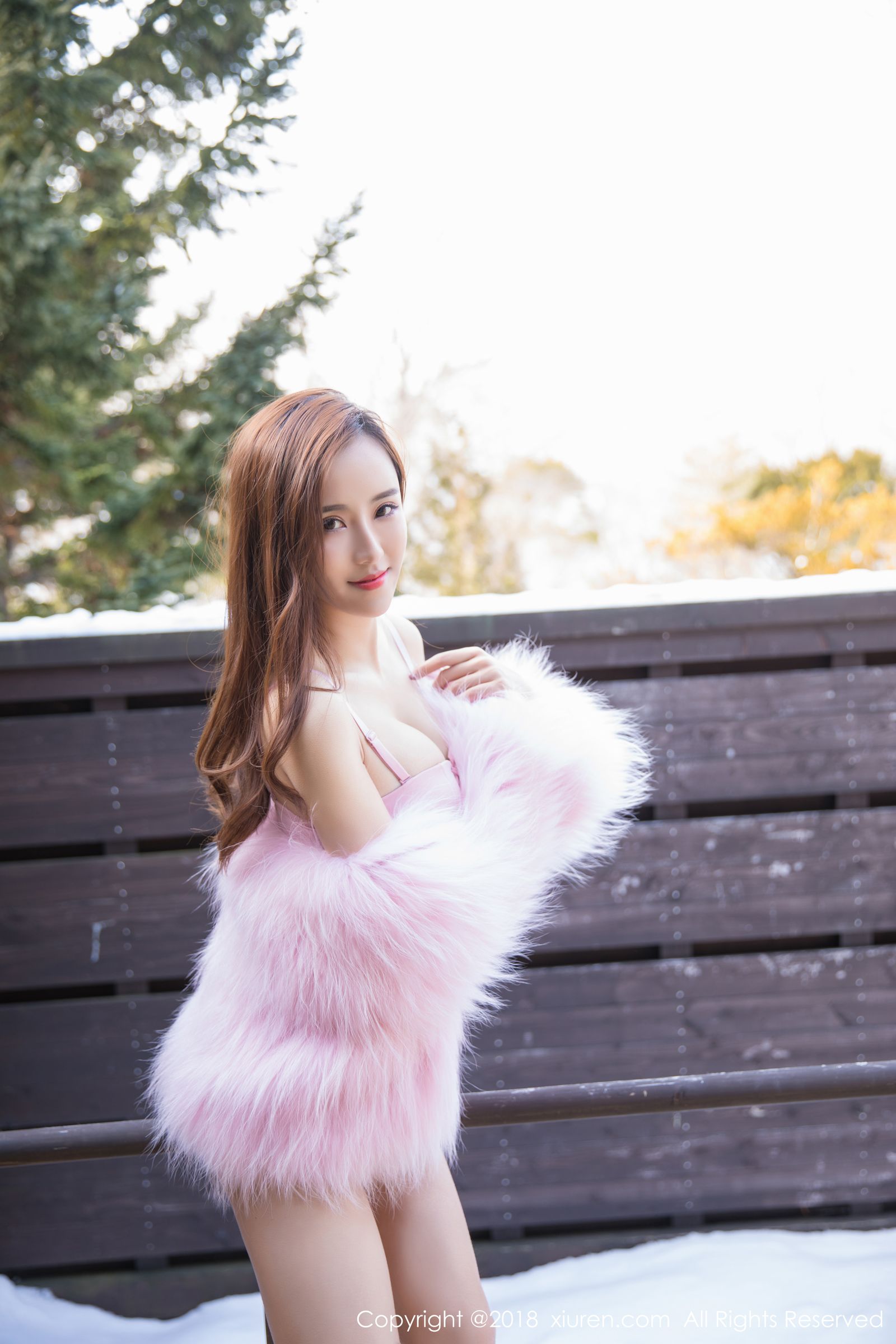 丽质美女猫宝 冰天雪地比基尼
