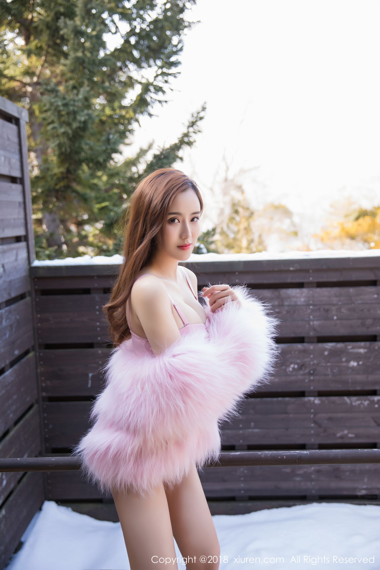 丽质美女猫宝 冰天雪地比基尼