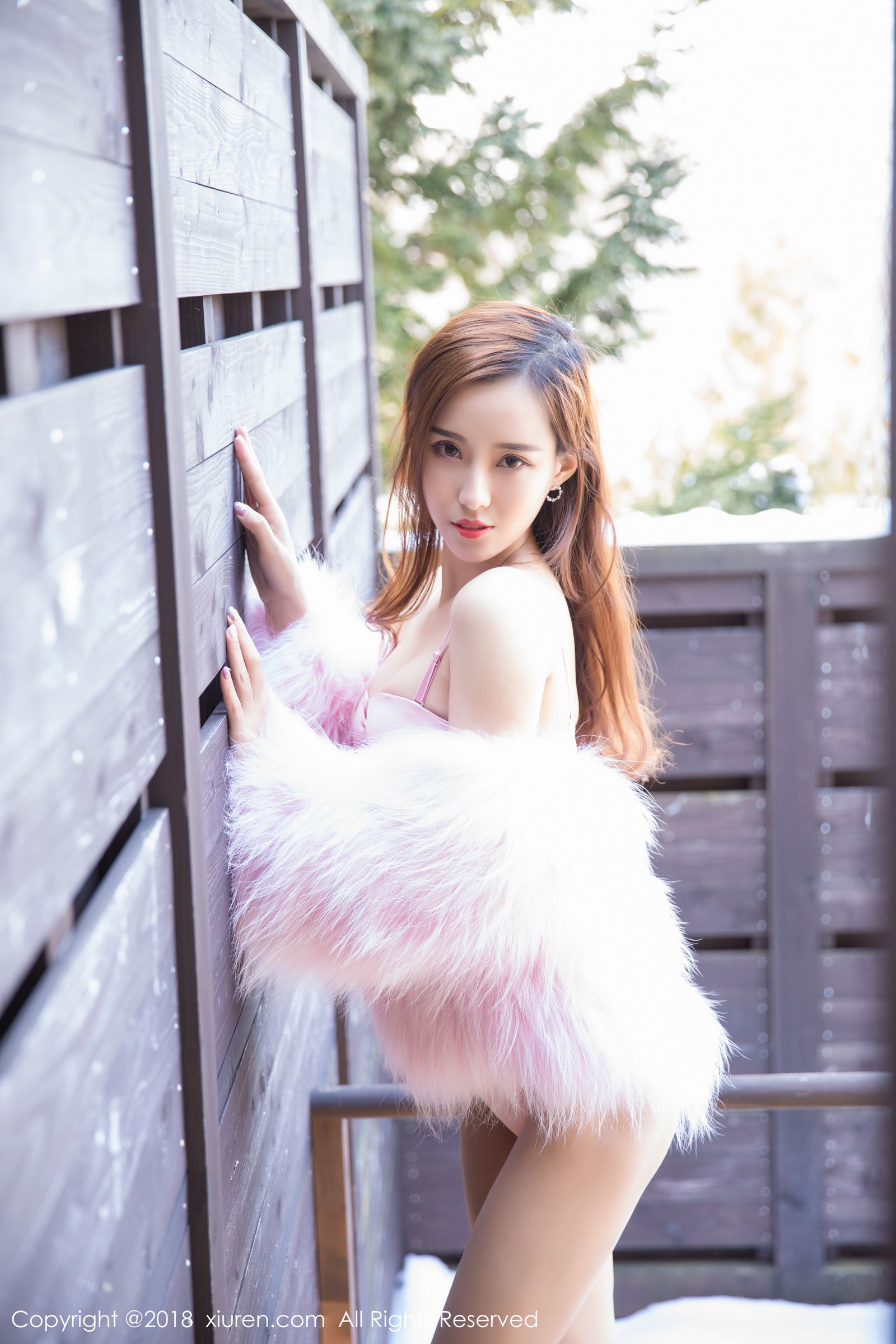 丽质美女猫宝 冰天雪地比基尼