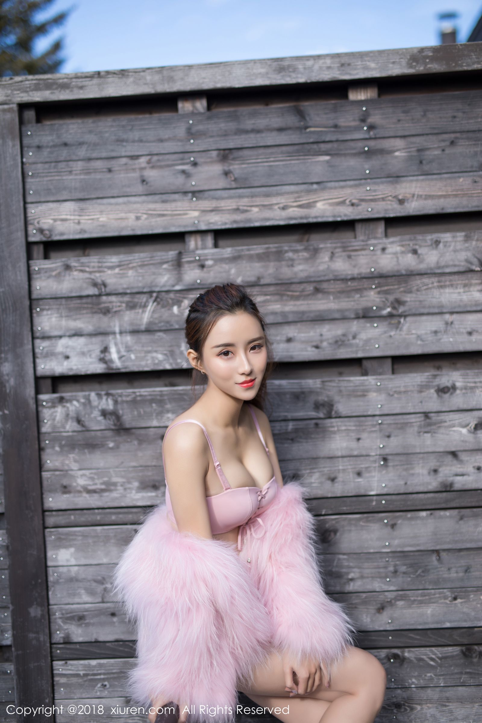 丽质美女猫宝 冰天雪地比基尼