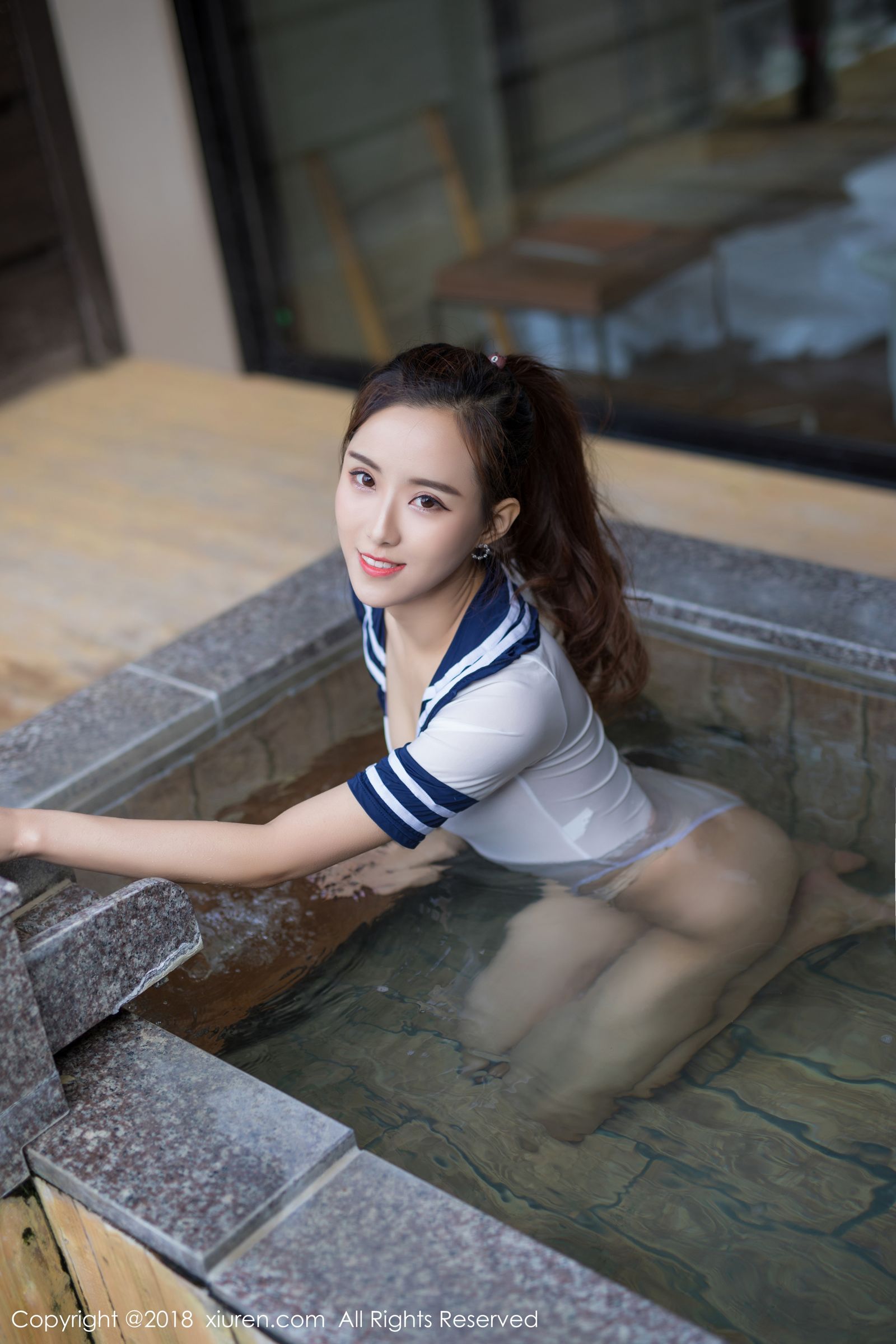 丽质美女猫宝 水手服温泉湿身