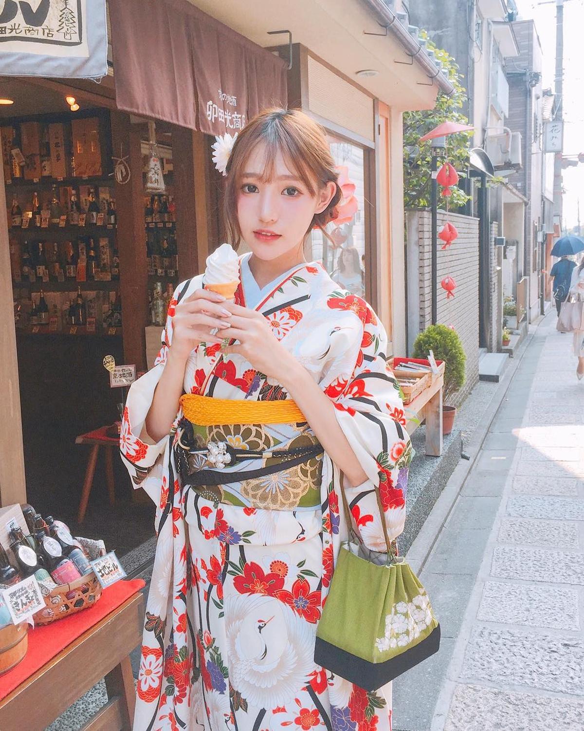高雄女神比比儿 「甜美学生妹」出没
