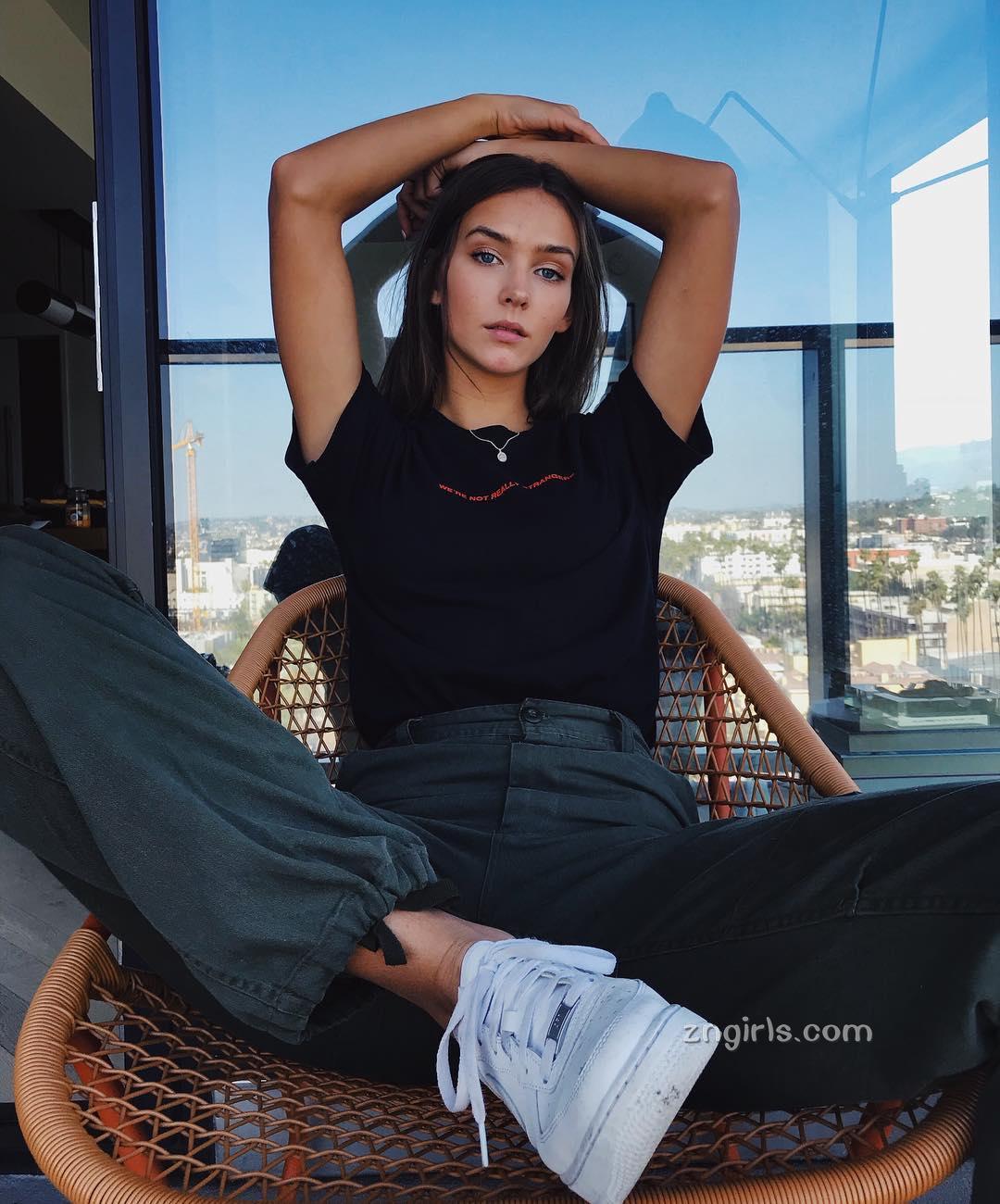 你想和Rachel Cook玩游戏吗?天使脸庞魔鬼身材~
