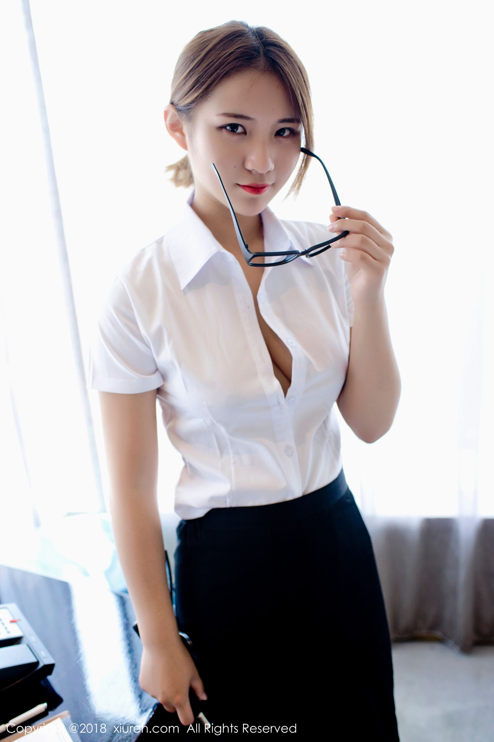 久久Aimee第四弹 浴巾裹身与OL制服