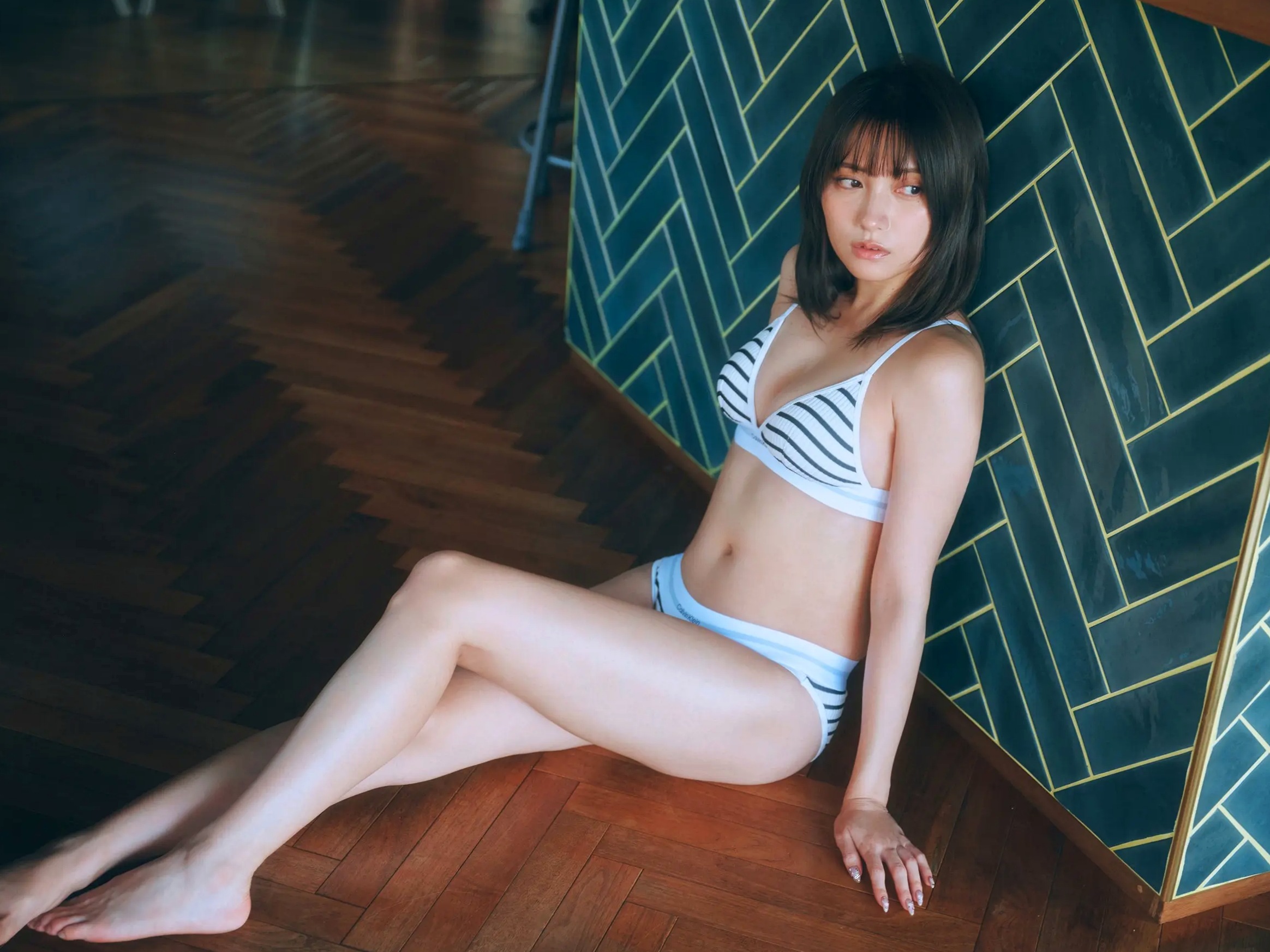 桃月なしこ - 最後の夏休み:日系女神沙滩比基尼性感写真