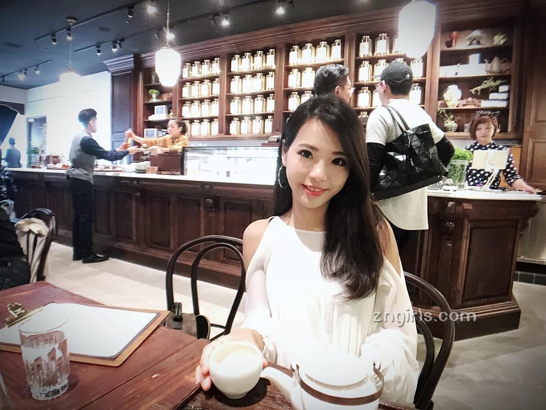 鼎泰丰正妹员工「黄淑萌」 比基尼爆出大白包子!