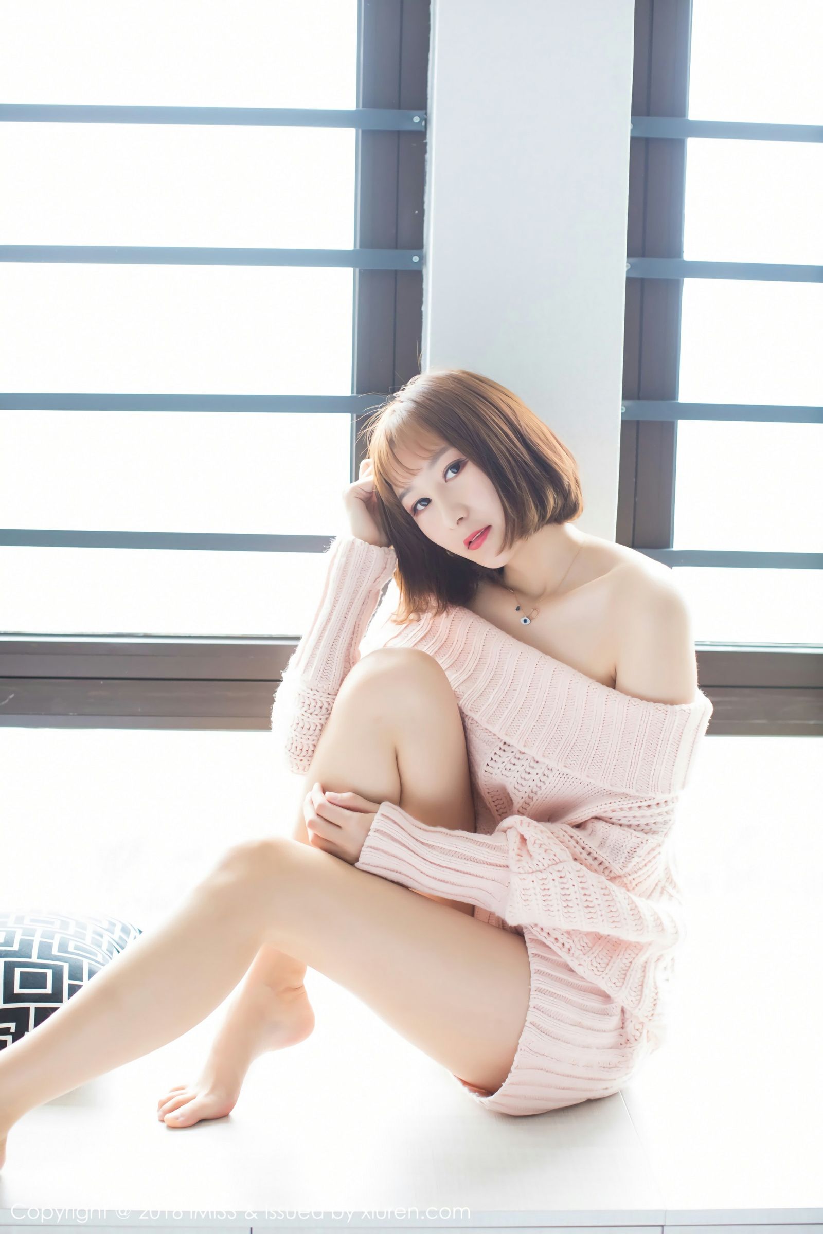 深航空姐九尾Ivy 镜头面秀笔直玉足