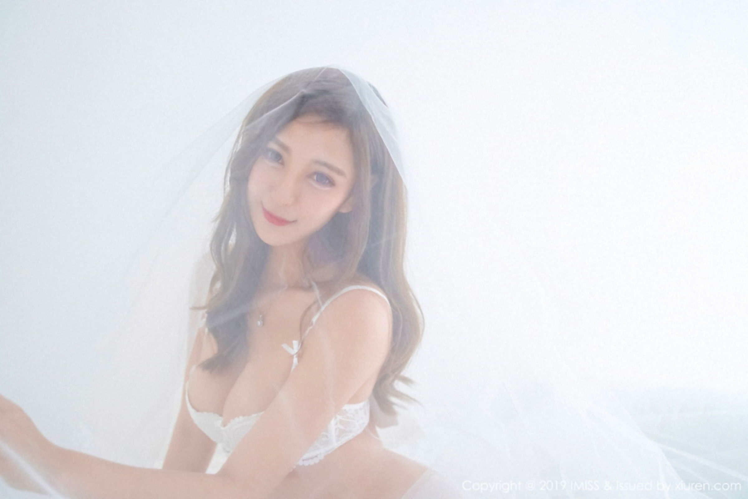 气质美女Cccil 丝袜美腿不要错过