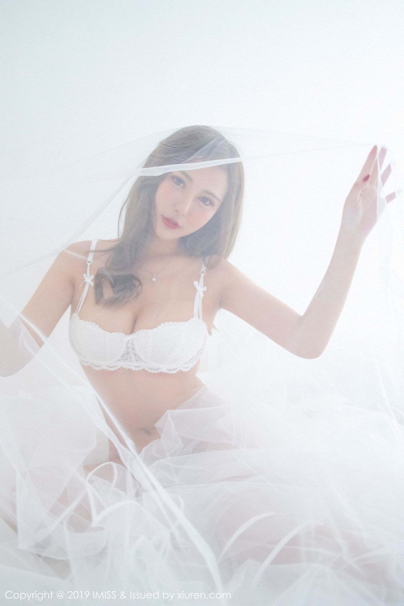 气质美女Cccil 丝袜美腿不要错过