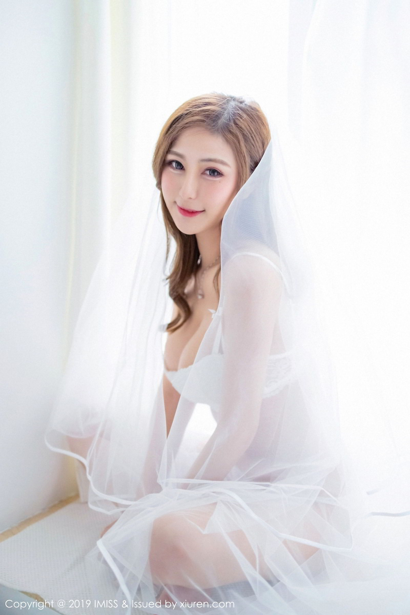 气质美女Cccil 丝袜美腿不要错过