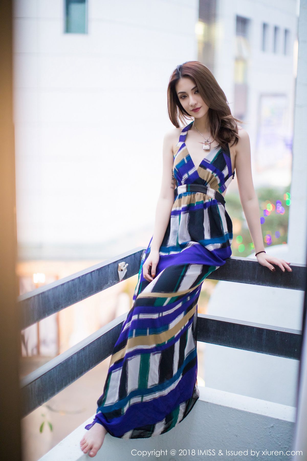 新人模特Arlie再发 丝袜美腿与玉足
